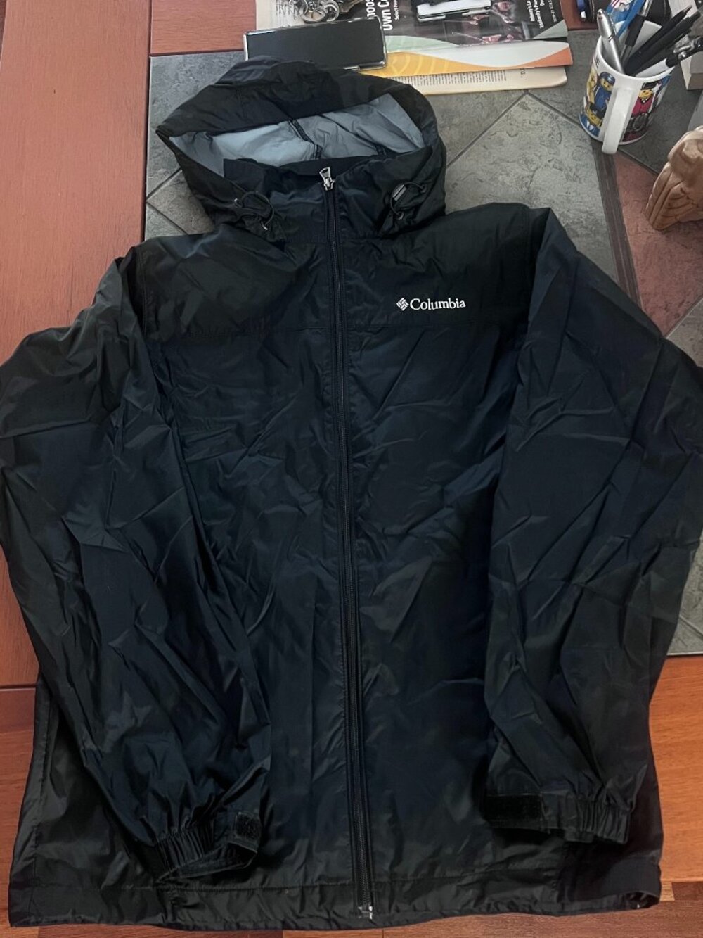 Black Columbia Lightweight Windbreaker with Adjustable Hood